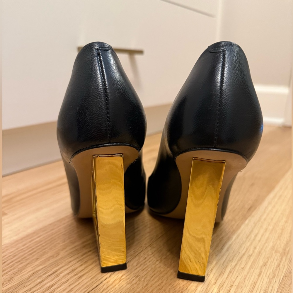 Schutz Filipa Casual Nappa Leather Pump. 8.5 - Picture 6 of 7